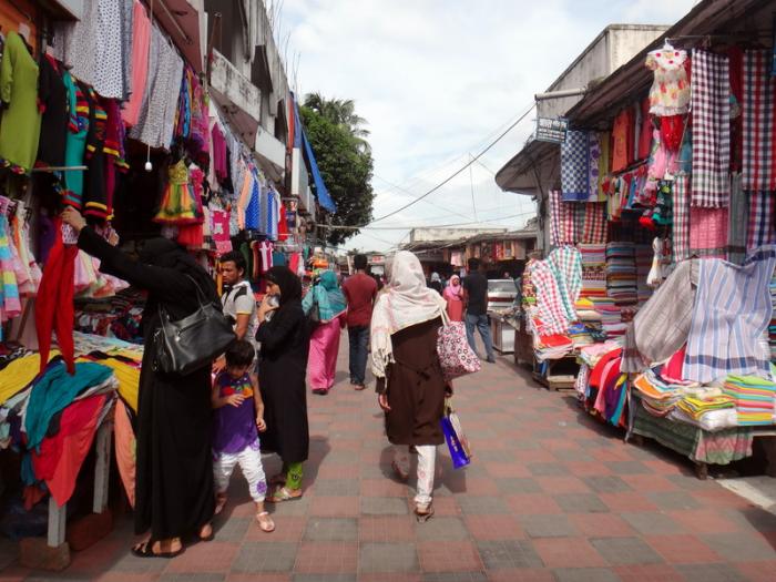 How I Found the Best Local Markets While Shopping In Dhaka